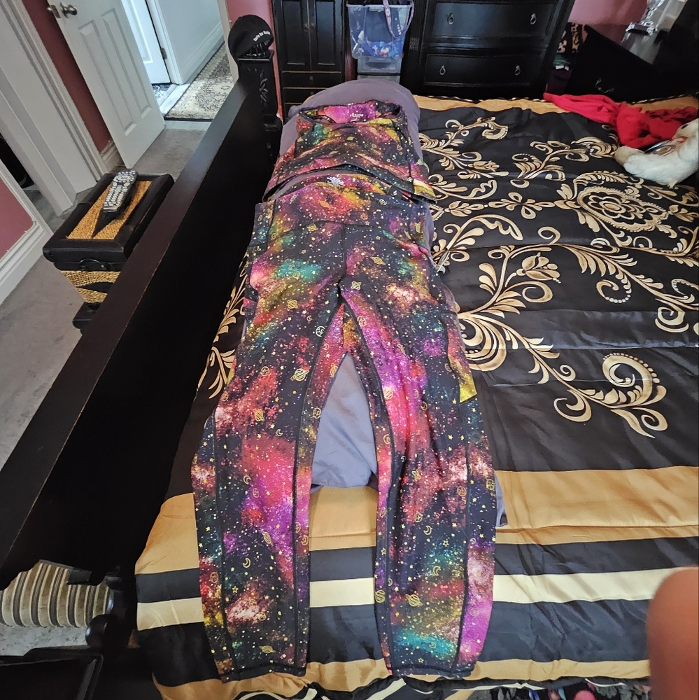 Torrid Active Wear Sports Bra and matching leggings